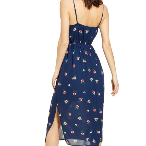 Gathered Waist Button Front Crepe floral Dress - Picture 4 of 8